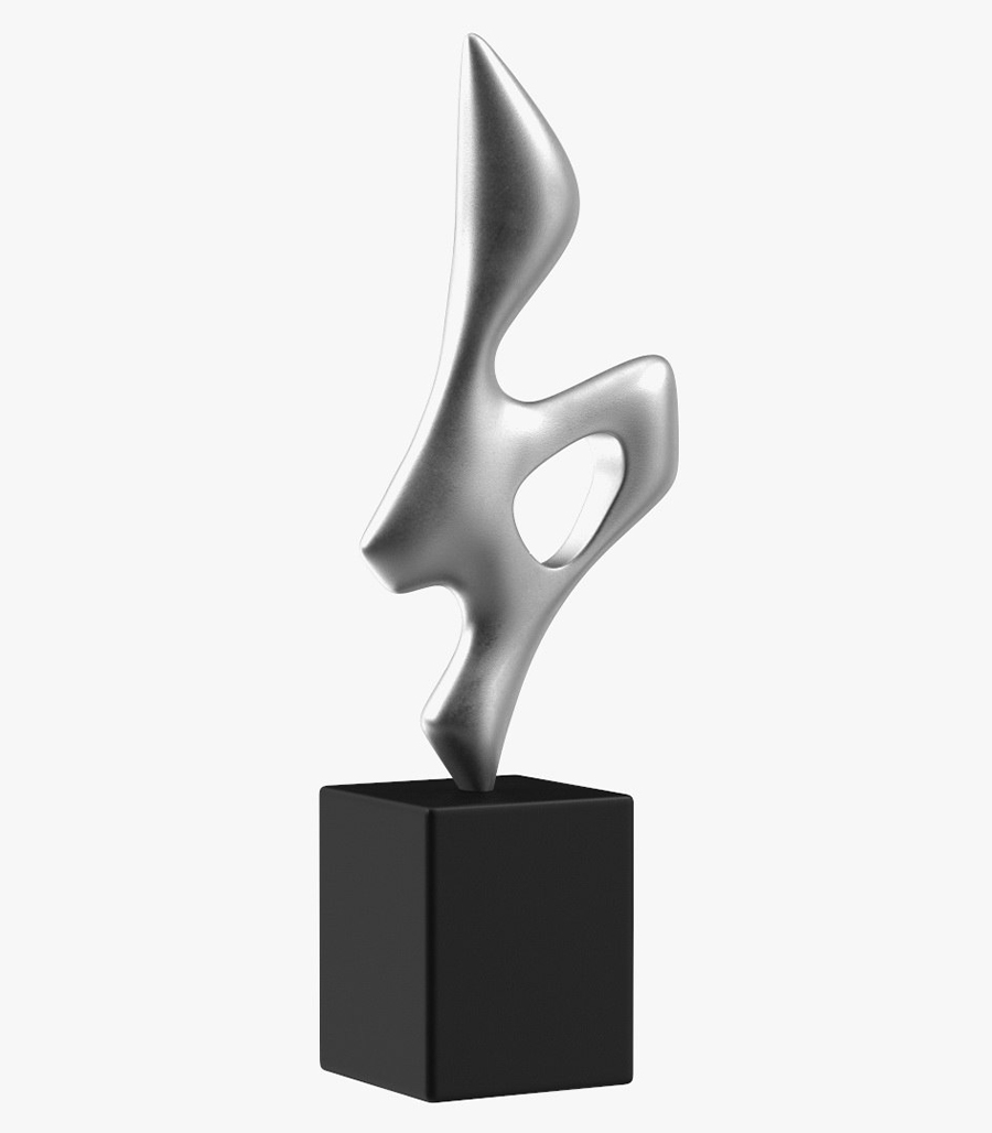 Trophée métallique argenté aux formes asymétriques avec ouverture ovale et pointe supérieure, monté sur un socle cubique noir